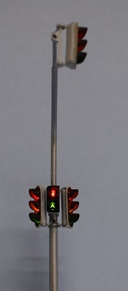 Krois-Modell 1011A, 3x Verkehrsampel, rot/gelb/grün SG300, 1x Fußgänge, links Ausleger, Austria