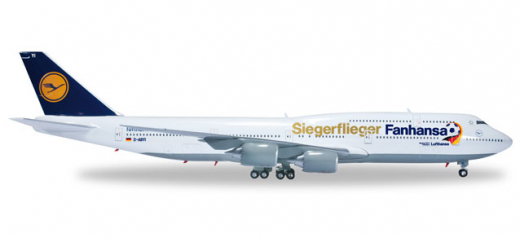 Herpa 556767, Lufthansa Boeing 747-8 Intercontinental Fanhansa / Siegerflieger, Maßstab 1:200